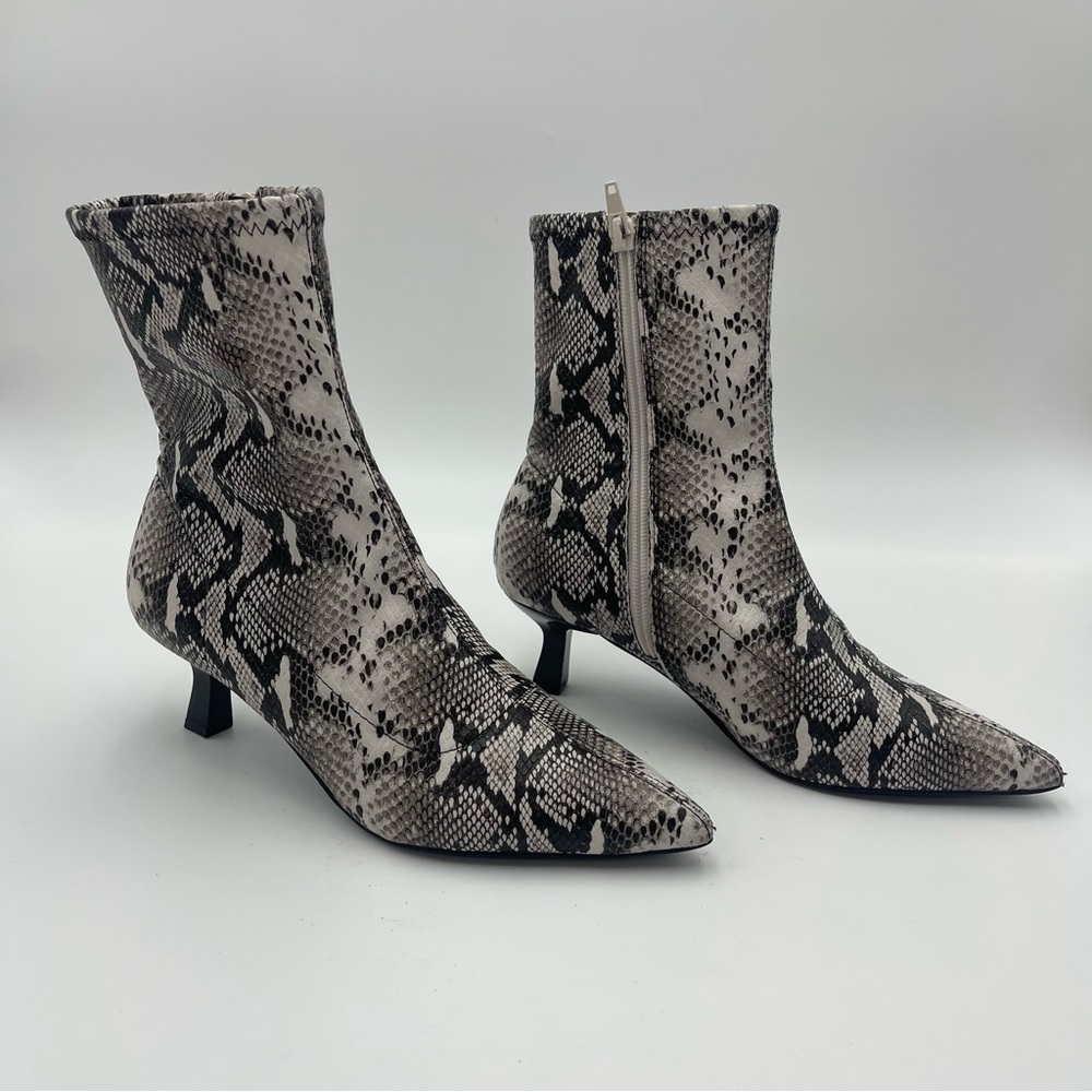 Abound Erinn Pointed Toe Heel Boots Ivory Snake Faux Leather- SZ 6.5M-NEW NO BOX